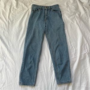 🏙️light blue mom jeans🏙️